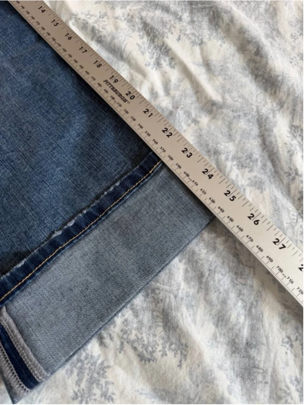 Flamingals Mid Waist Straight Leg Capri Jeans L